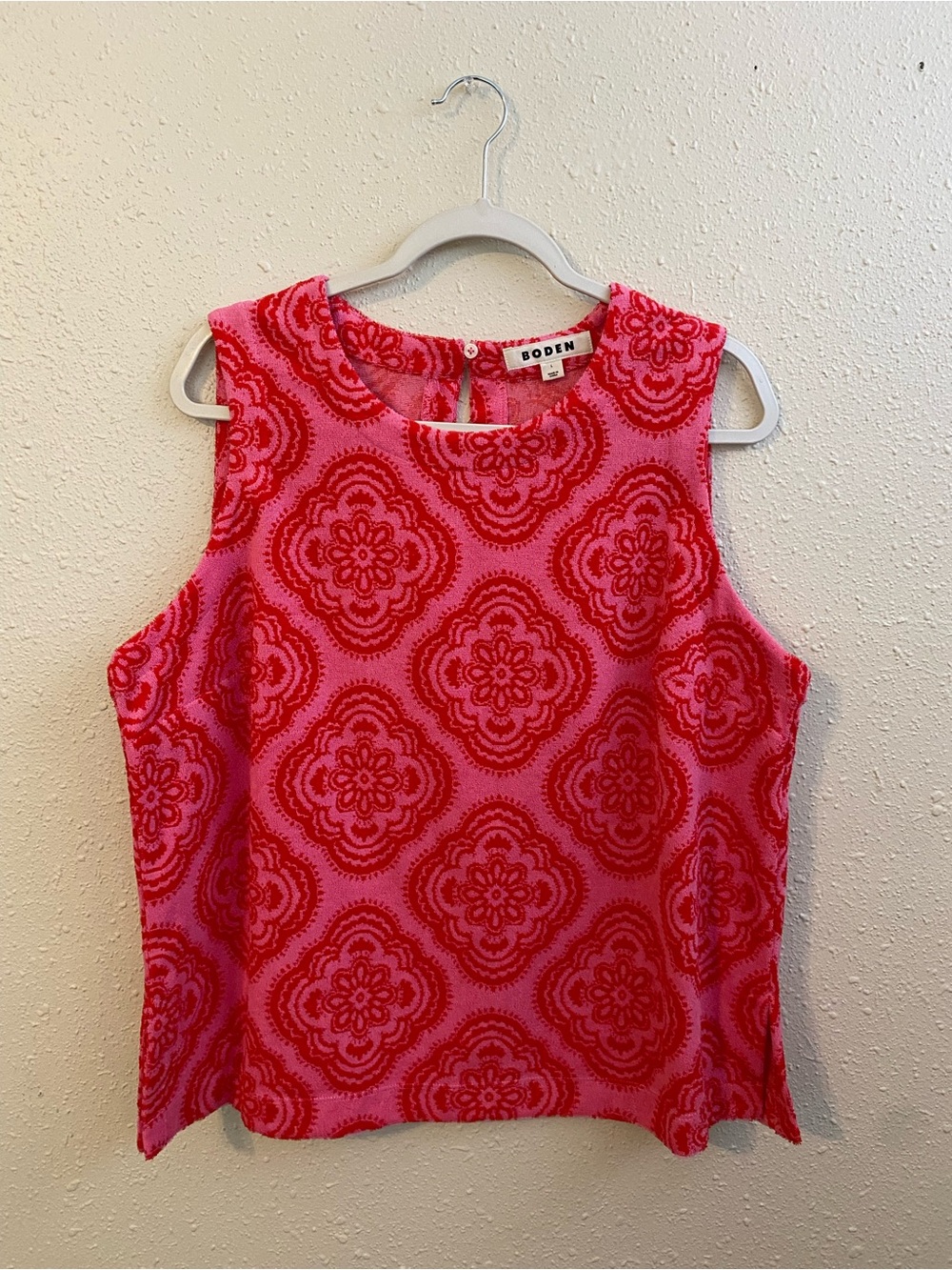 Boden Pink and Red Sleeveless Floral Medallion Tank